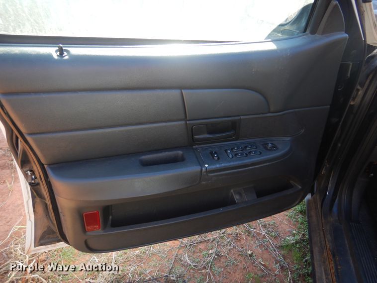 image for item JJ9819 2004 Ford Crown Victoria Police Interceptor