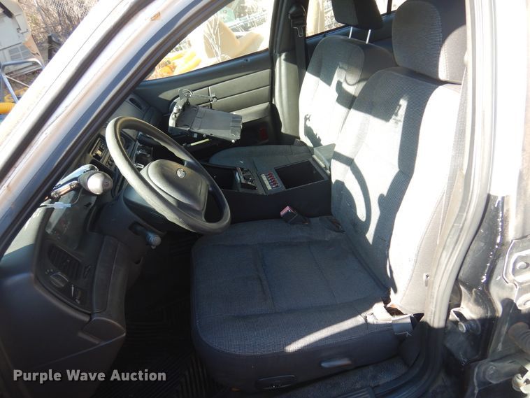 image for item JJ9819 2004 Ford Crown Victoria Police Interceptor