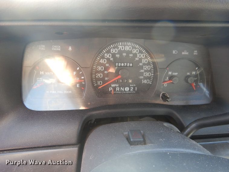 image for item JJ9819 2004 Ford Crown Victoria Police Interceptor