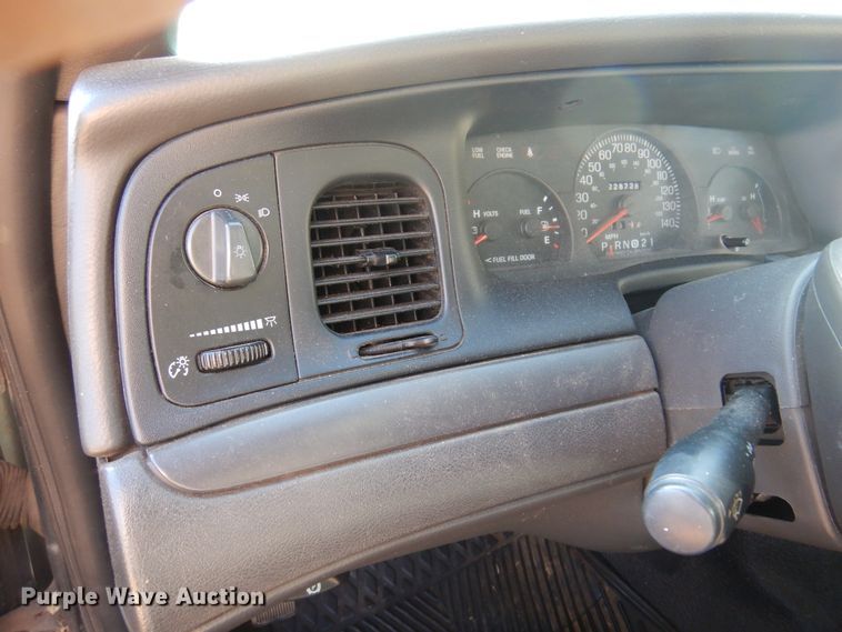 image for item JJ9819 2004 Ford Crown Victoria Police Interceptor