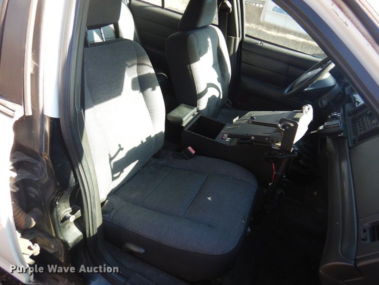 image for item JJ9819 2004 Ford Crown Victoria Police Interceptor