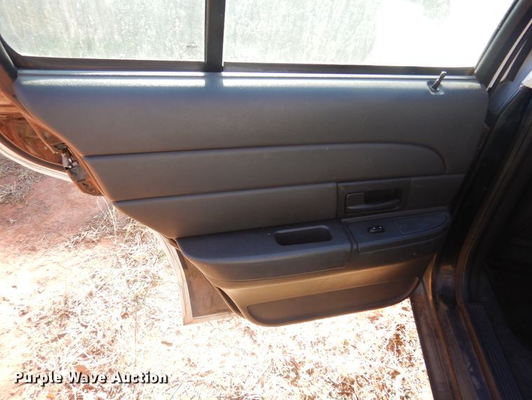 image for item JJ9819 2004 Ford Crown Victoria Police Interceptor