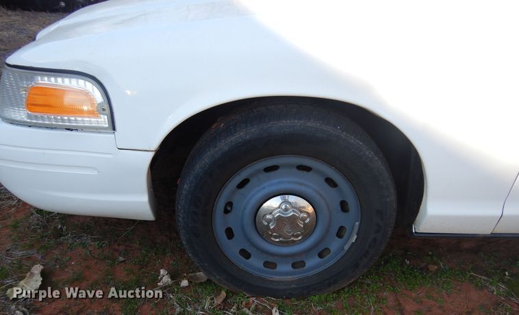 image for item JJ9819 2004 Ford Crown Victoria Police Interceptor