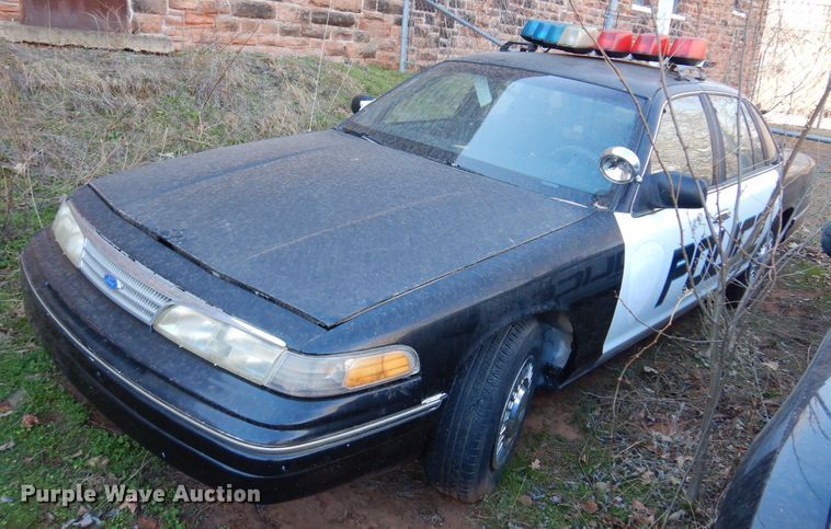 image for item JJ9823 1993 Ford Crown Victoria Police Interceptor