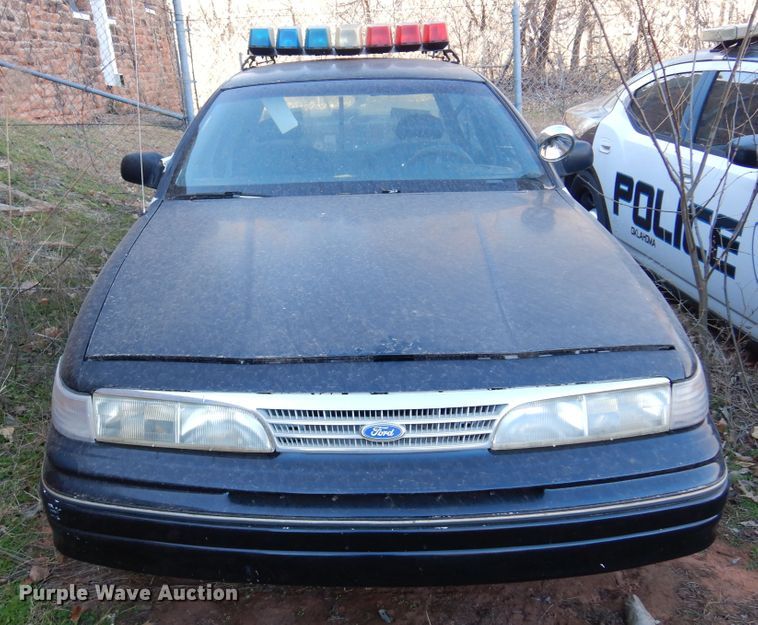 image for item JJ9823 1993 Ford Crown Victoria Police Interceptor