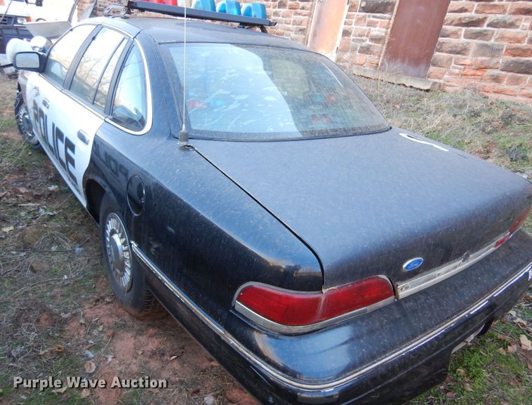 image for item JJ9823 1993 Ford Crown Victoria Police Interceptor