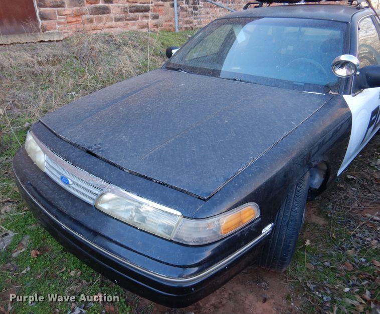 image for item JJ9823 1993 Ford Crown Victoria Police Interceptor