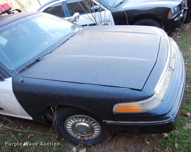image for item JJ9823 1993 Ford Crown Victoria Police Interceptor