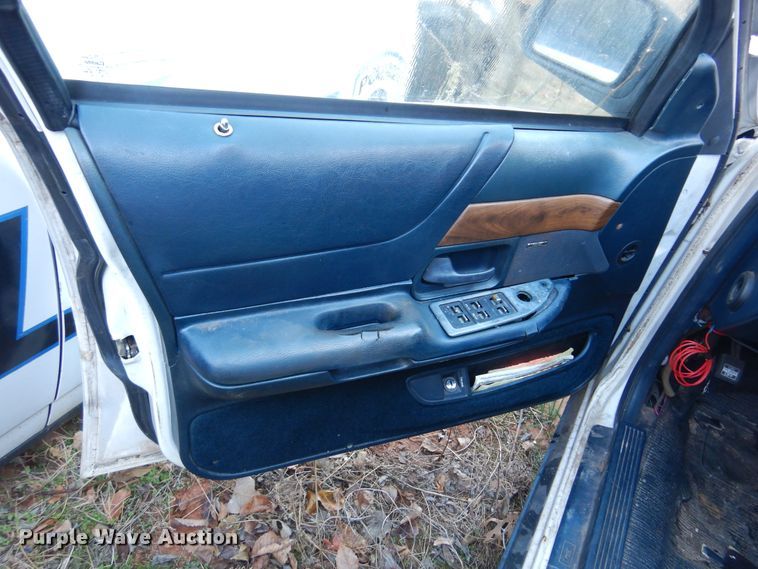 image for item JJ9823 1993 Ford Crown Victoria Police Interceptor