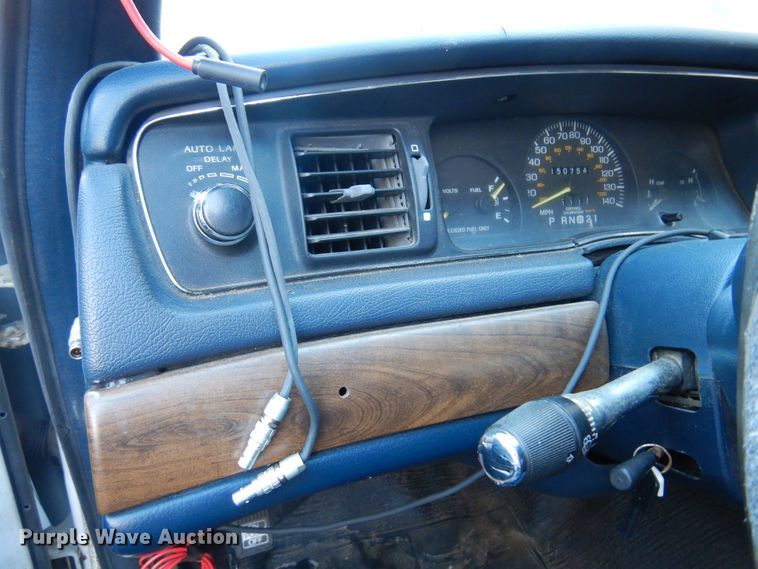 image for item JJ9823 1993 Ford Crown Victoria Police Interceptor