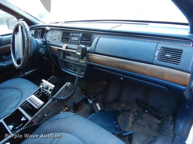image for item JJ9823 1993 Ford Crown Victoria Police Interceptor