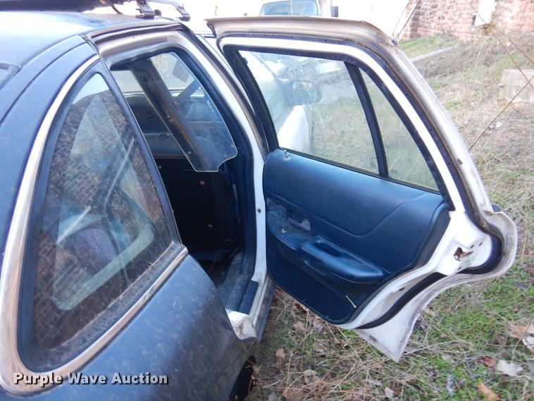 image for item JJ9823 1993 Ford Crown Victoria Police Interceptor