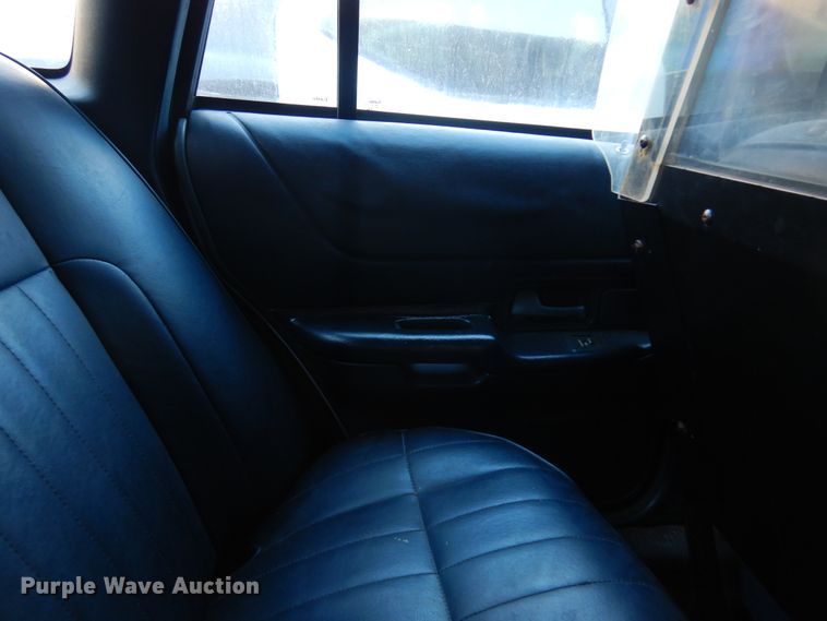 image for item JJ9823 1993 Ford Crown Victoria Police Interceptor