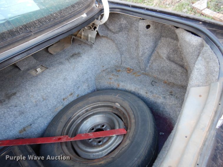 image for item JJ9823 1993 Ford Crown Victoria Police Interceptor