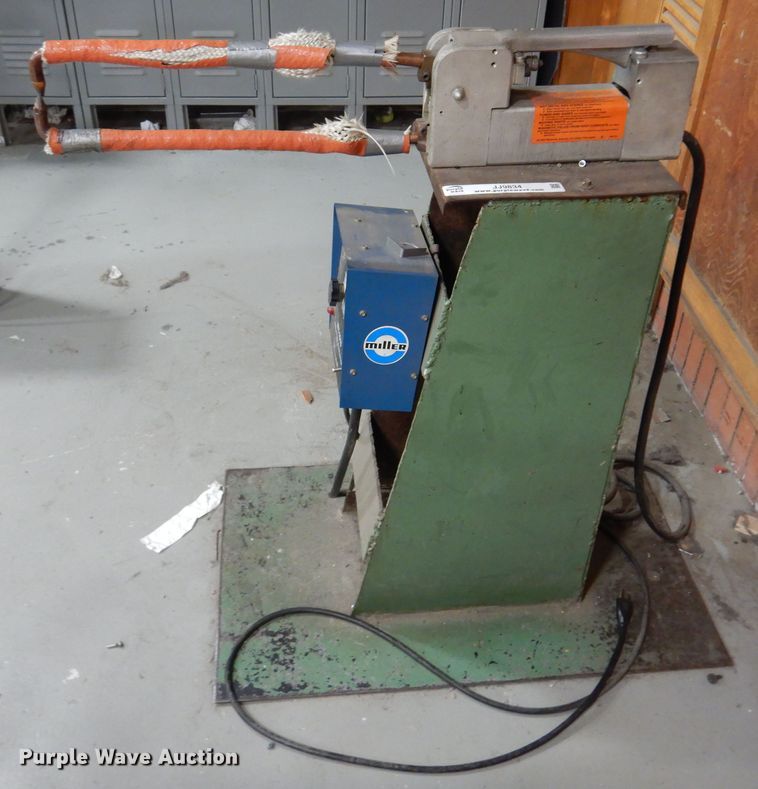 image for item JJ9834 Miller WT-1515  spot welder