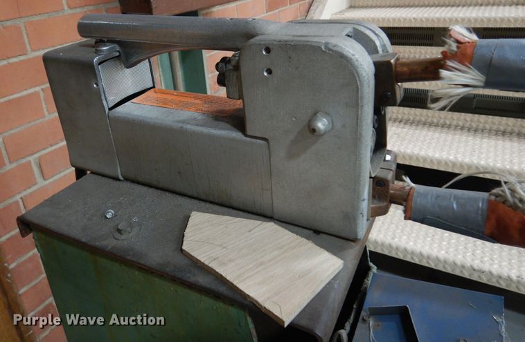 image for item JJ9834 Miller WT-1515  spot welder