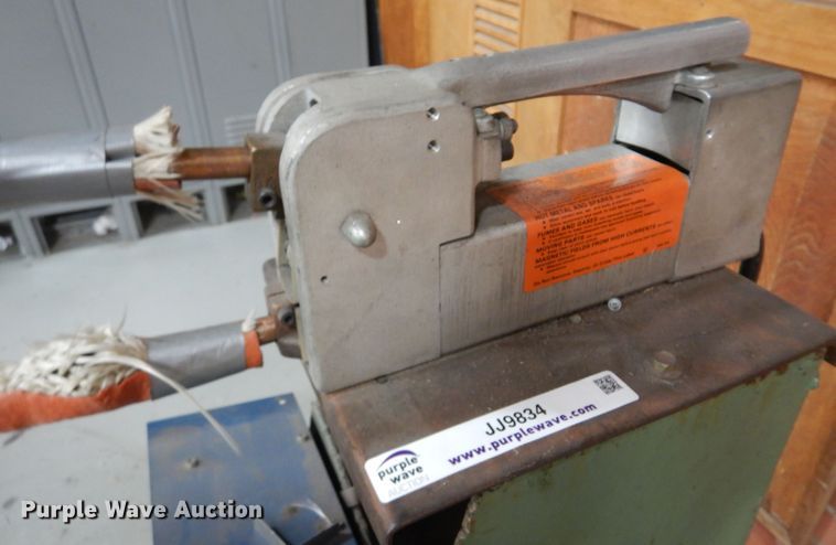 image for item JJ9834 Miller WT-1515  spot welder