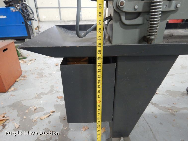 image for item JJ9836 Wellsaw 613  metal bandsaw