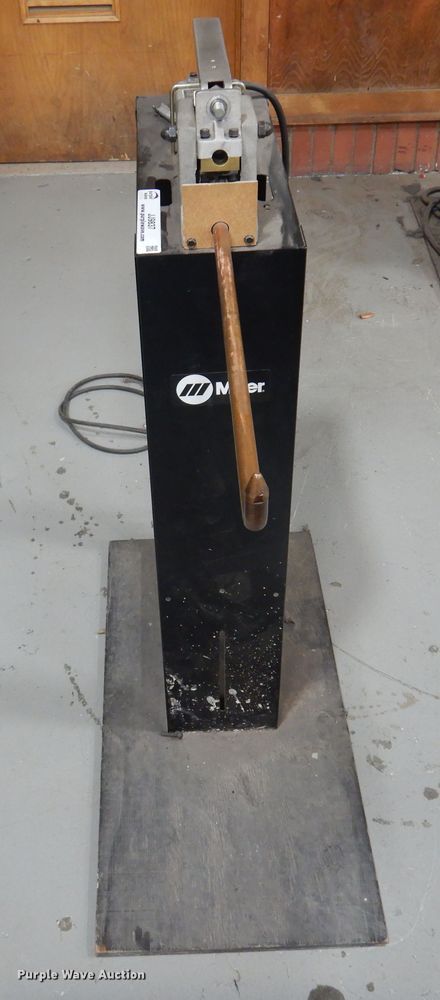 image for item JJ9837 Miller MSW-41  spot welder