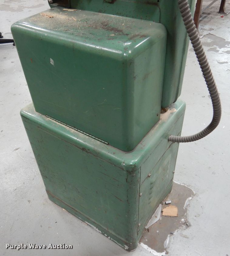 image for item JJ9841 Powermatic 143  bandsaw