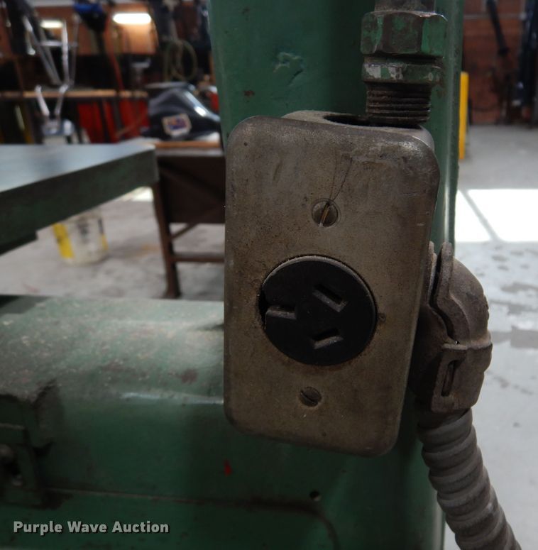 image for item JJ9841 Powermatic 143  bandsaw