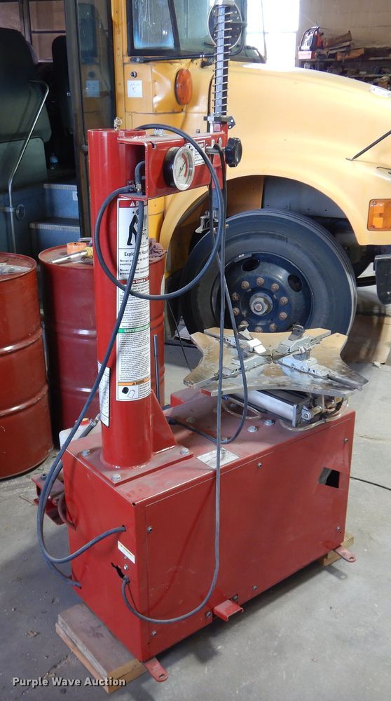 image for item JJ9847 Baseline 500 tire machine