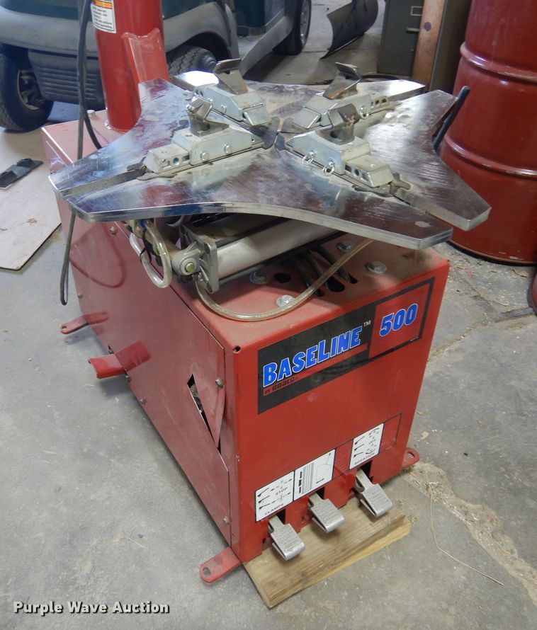 image for item JJ9847 Baseline 500 tire machine