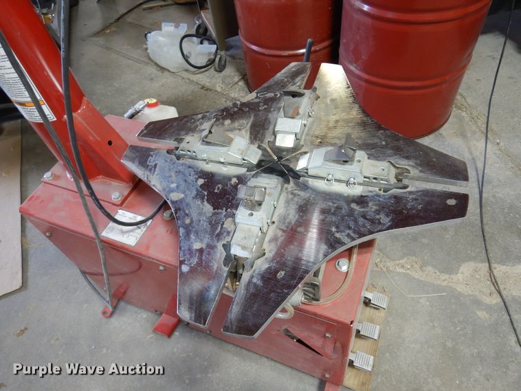 image for item JJ9847 Baseline 500 tire machine