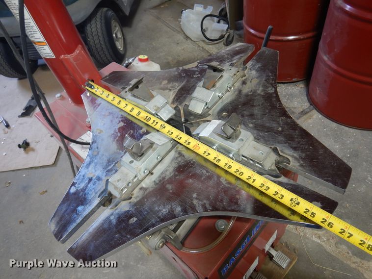 image for item JJ9847 Baseline 500 tire machine