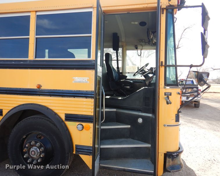 image for item JJ9848 1997 Thomas Built Saf-T-Liner MVP  school bus