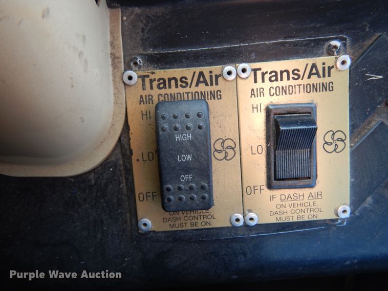 image for item JJ9848 1997 Thomas Built Saf-T-Liner MVP  school bus