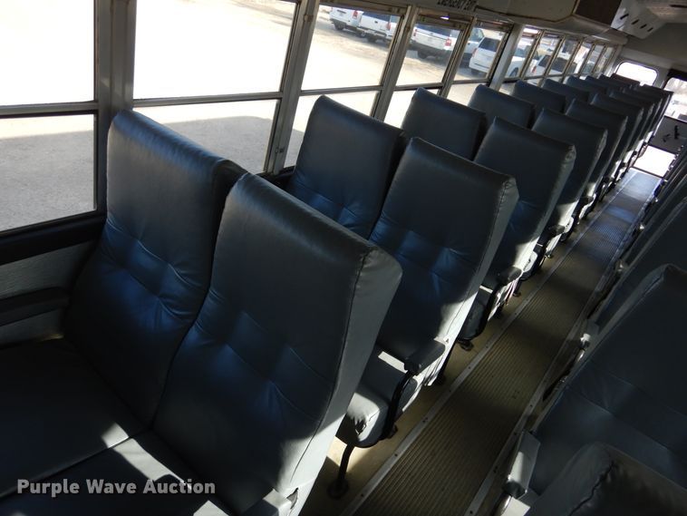 image for item JJ9848 1997 Thomas Built Saf-T-Liner MVP  school bus