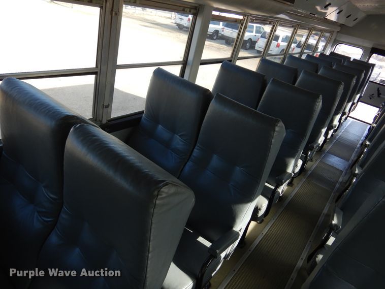 image for item JJ9848 1997 Thomas Built Saf-T-Liner MVP  school bus