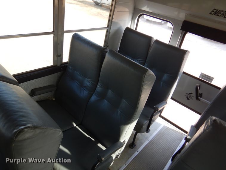 image for item JJ9848 1997 Thomas Built Saf-T-Liner MVP  school bus