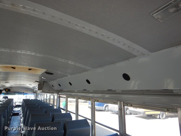 image for item JJ9848 1997 Thomas Built Saf-T-Liner MVP  school bus