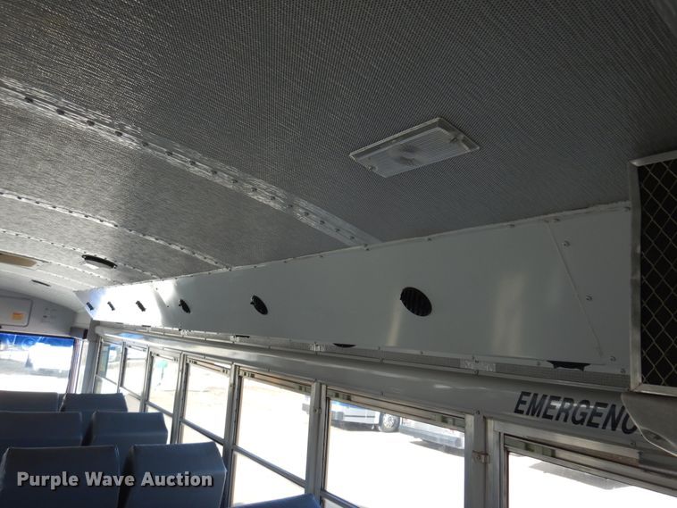 image for item JJ9848 1997 Thomas Built Saf-T-Liner MVP  school bus