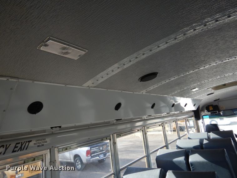 image for item JJ9848 1997 Thomas Built Saf-T-Liner MVP  school bus