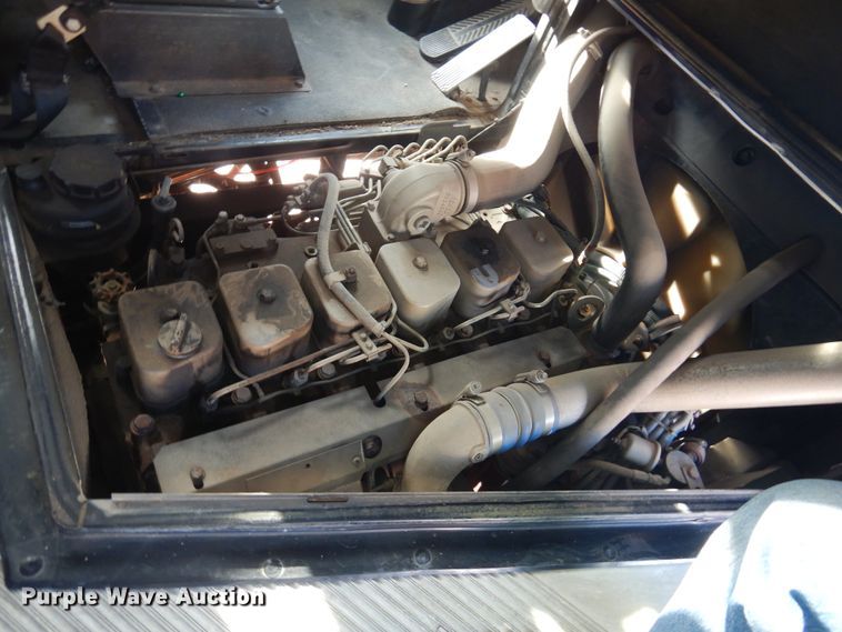 image for item JJ9848 1997 Thomas Built Saf-T-Liner MVP  school bus