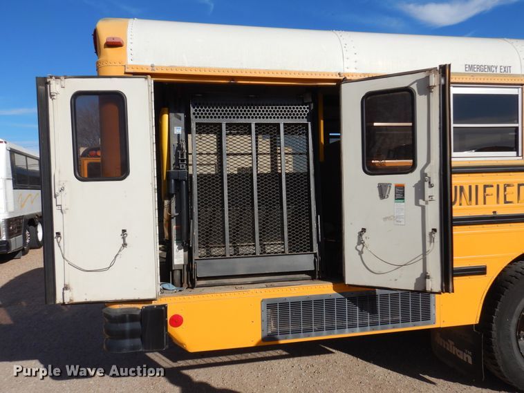 image for item JJ9849 1998 International 3800  school bus