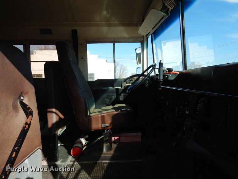 image for item JJ9849 1998 International 3800  school bus