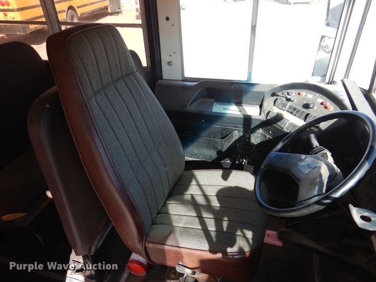 image for item JJ9849 1998 International 3800  school bus