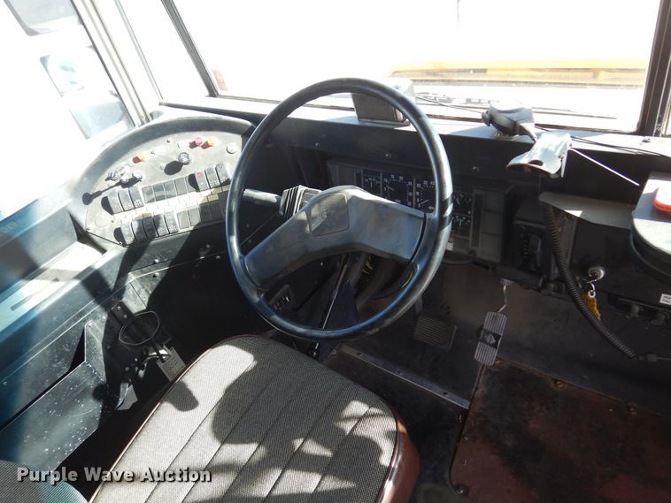 image for item JJ9849 1998 International 3800  school bus