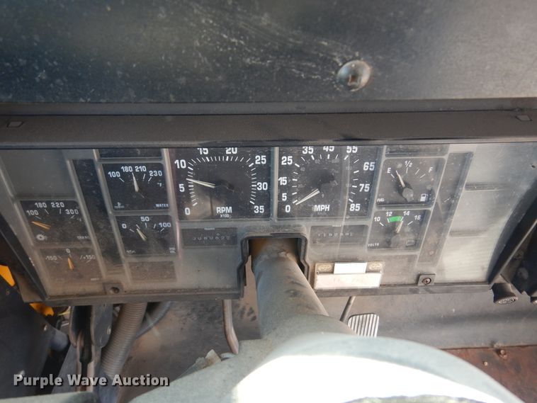 image for item JJ9849 1998 International 3800  school bus