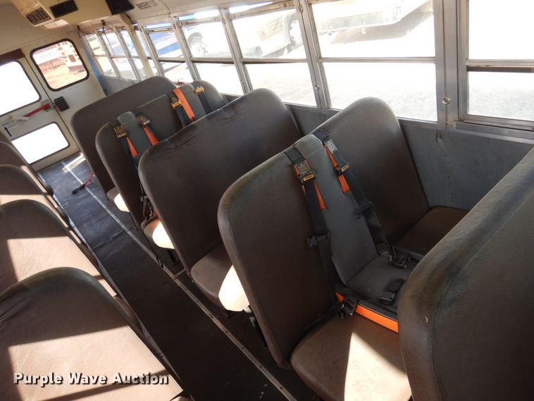 image for item JJ9849 1998 International 3800  school bus