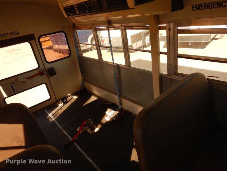 image for item JJ9849 1998 International 3800  school bus