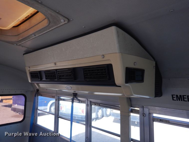 image for item JJ9849 1998 International 3800  school bus