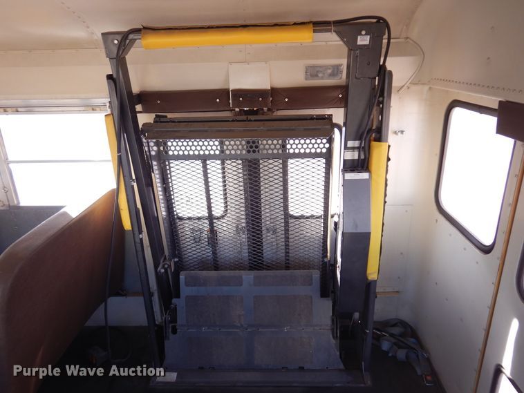 image for item JJ9849 1998 International 3800  school bus