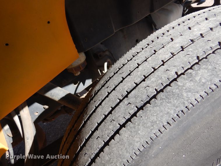 image for item JJ9849 1998 International 3800  school bus