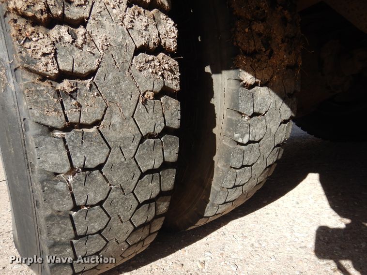 image for item JJ9849 1998 International 3800  school bus