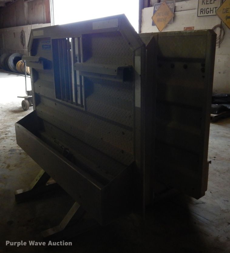 image for item JJ9855 (2) headache racks